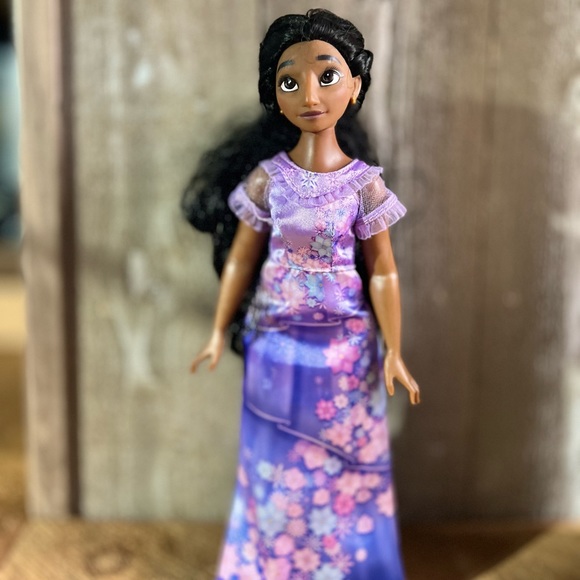 Disney Encanto Isabella Fashion Doll - Picture 3 of 6
